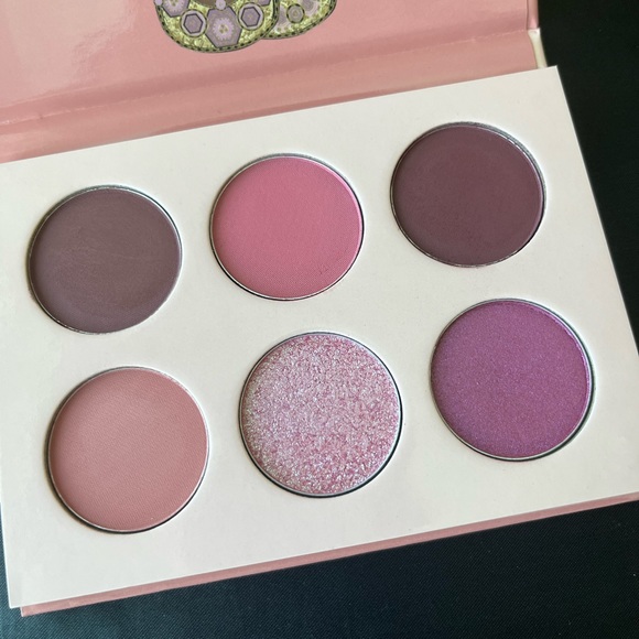 Juvia’s Place The Mauves Eyeshadow Palette - Picture 2 of 3